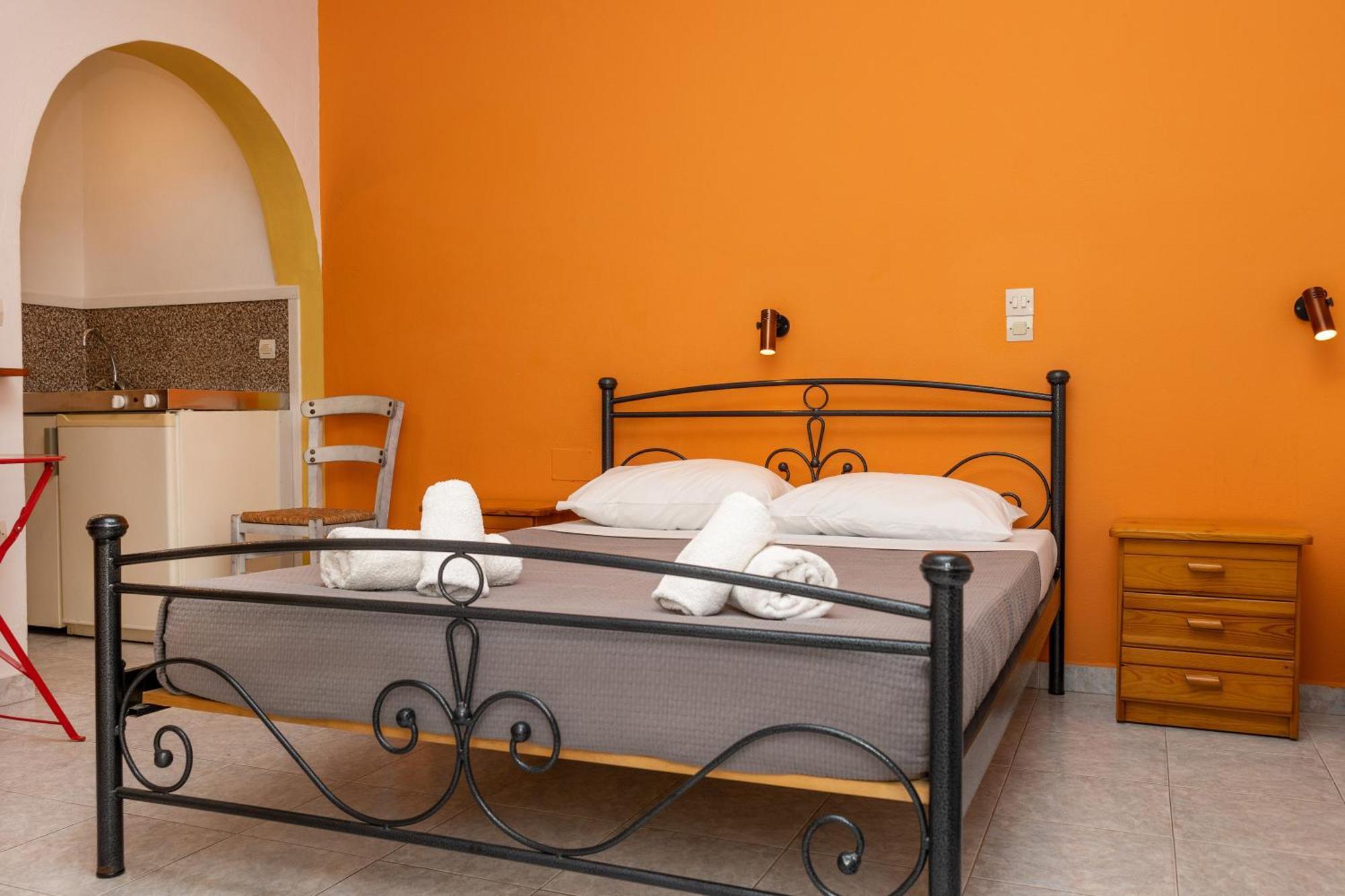 Depis Economy Apartments Naxos City Dış mekan fotoğraf